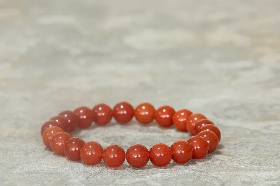 Karneol ásványkarkötő