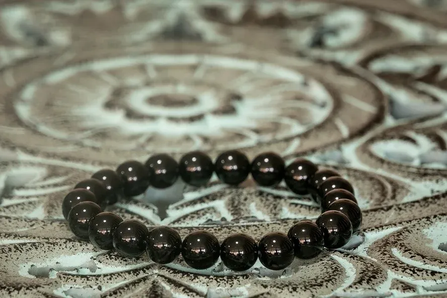 Ónix ásványkarkötő